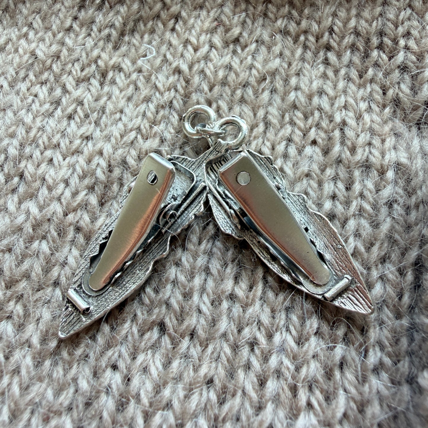 Knitwear Clip 'Feather'