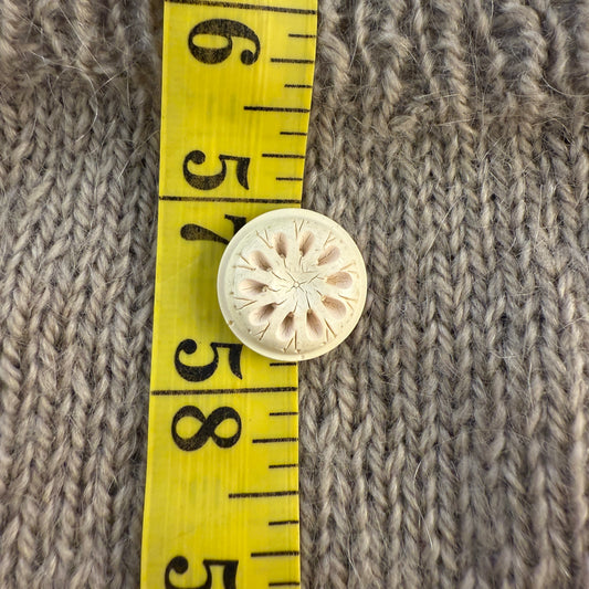 Decorated Floret Craquelé White Button