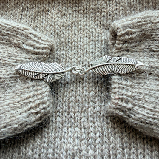 Knitwear Clip 'Feather'
