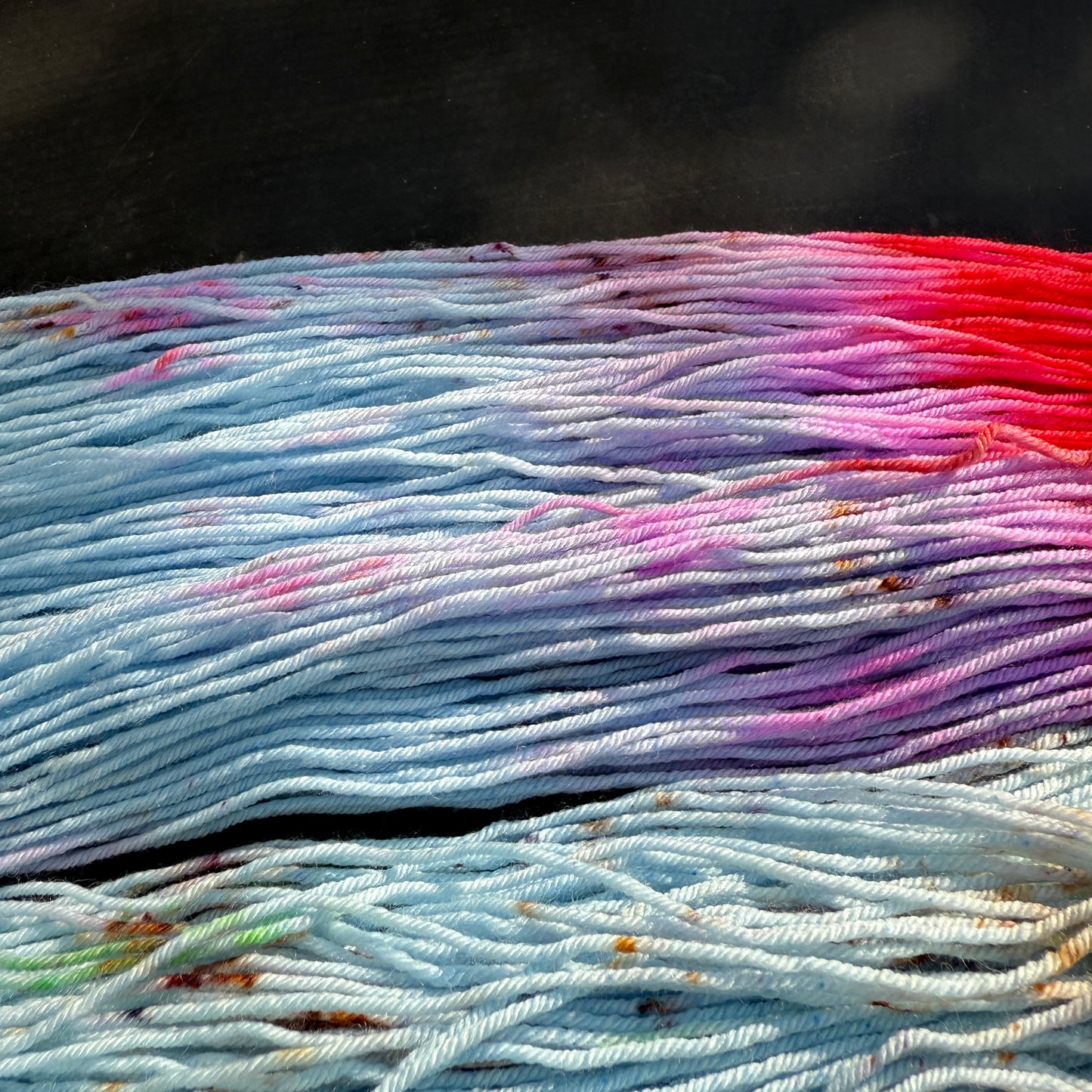 Tweede Kansje 007 - Deluxe Merino Sock Assigned Pooling ‘Strawberry'