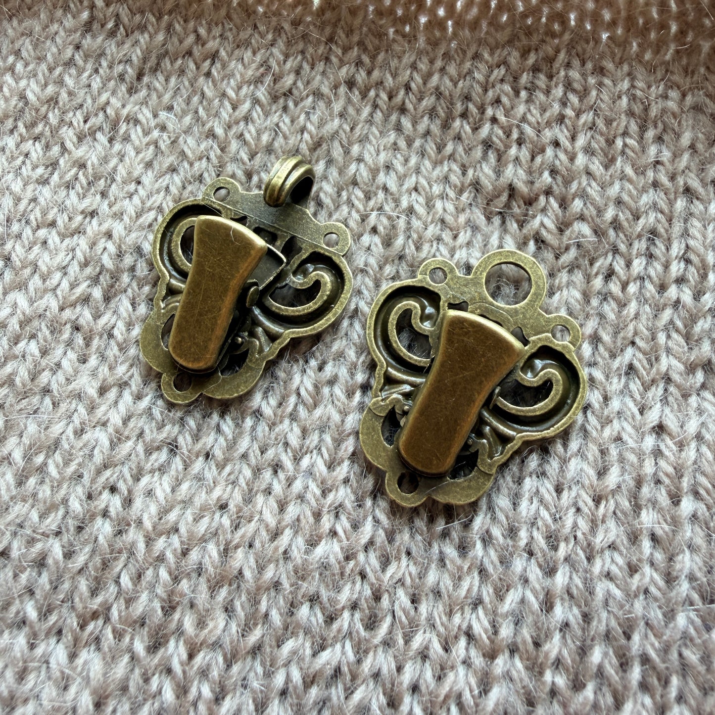 Knitwear Clip 'Lily'