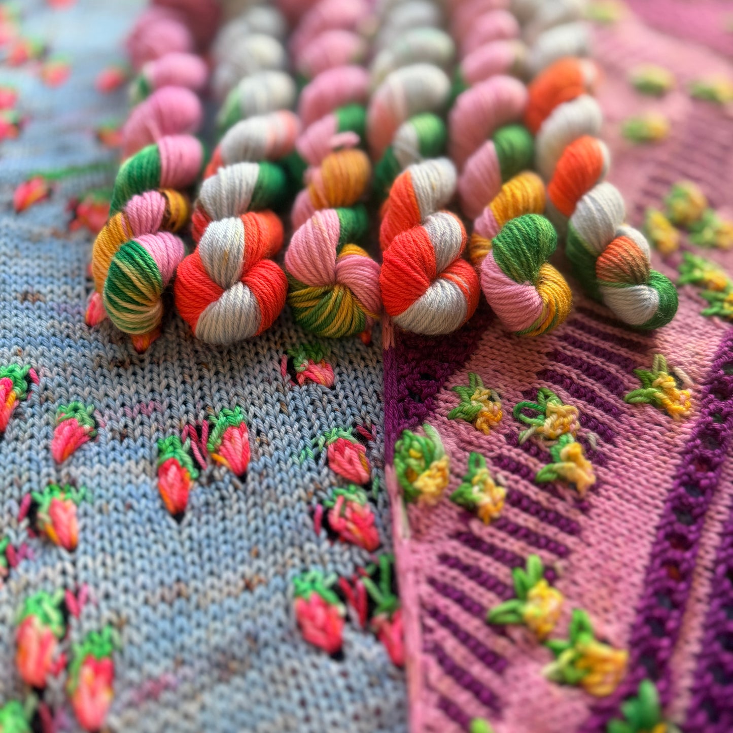 Erdbeeren - Deluxe Merino Socken Mini Assigned Pooling