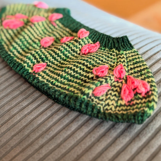 The Tulip Stitch: A Little Loop of Spring in Your Knitting