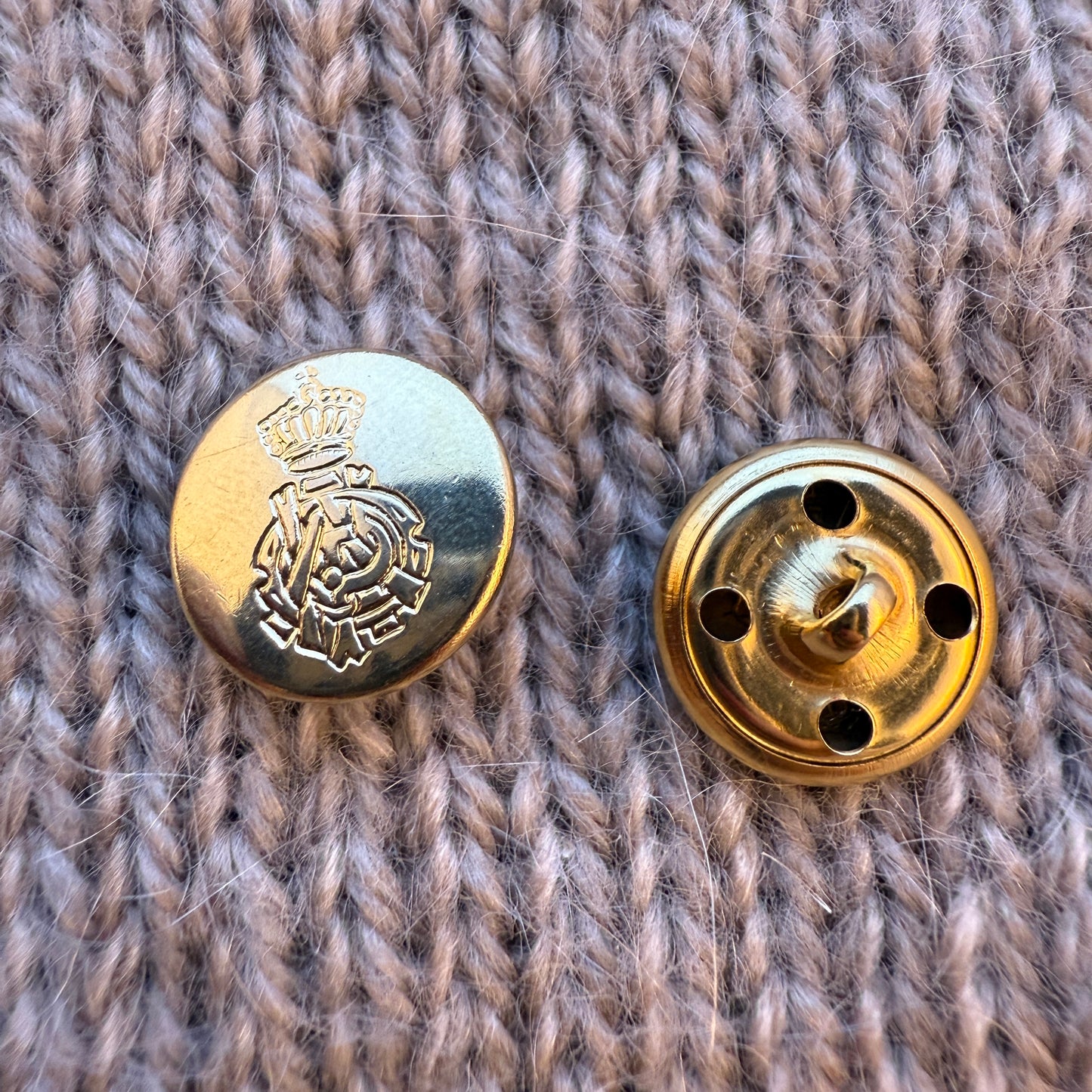 Milwart Golden Emblem Button