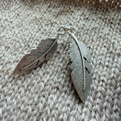 Knitwear Clip 'Feather'