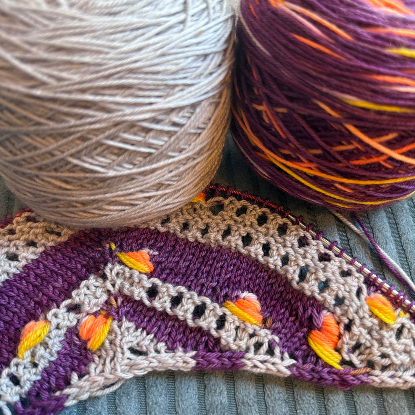 Das Candy Corn Duo – Candy Corn + Skye