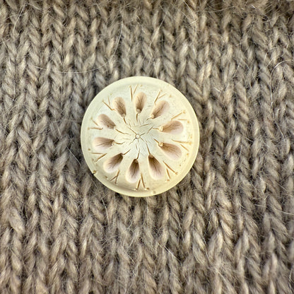 Decorated Floret Craquelé White Button