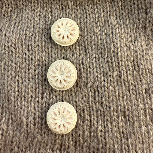 Decorated Floret Craquelé White Button
