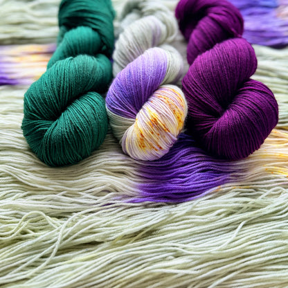 Violet Blaze - Deluxe Merino Sock Assigned Pooling