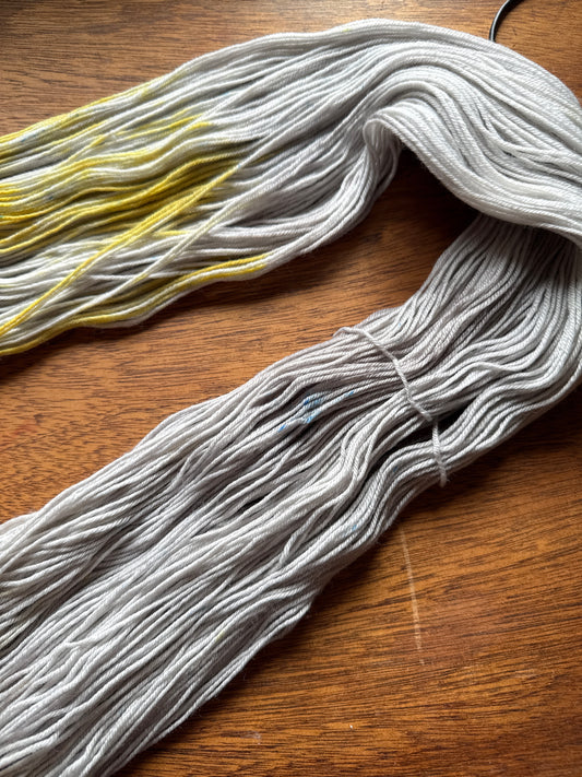 Tweede Kansje 016 - Deluxe Merino Sock Assigned Pooling ‘Pumpkin Patch’