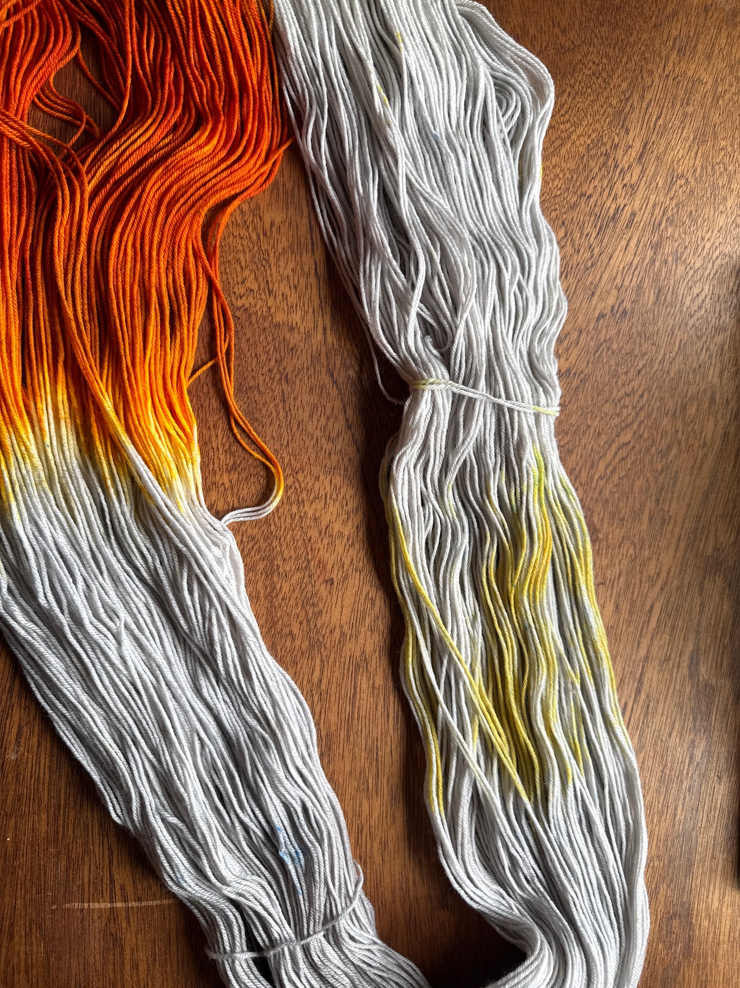 Tweede Kansje 016 - Deluxe Merino Sock Assigned Pooling ‘Pumpkin Patch’
