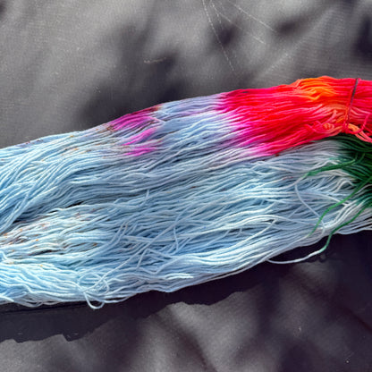 Tweede Kansje 006 - Deluxe Merino Sock Assigned Pooling ‘Strawberry'