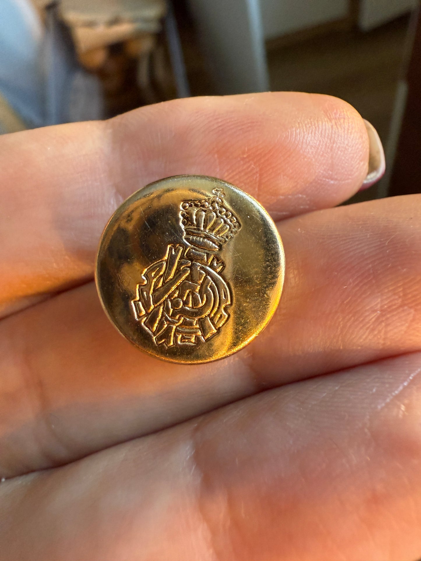 Milwart Golden Emblem Button