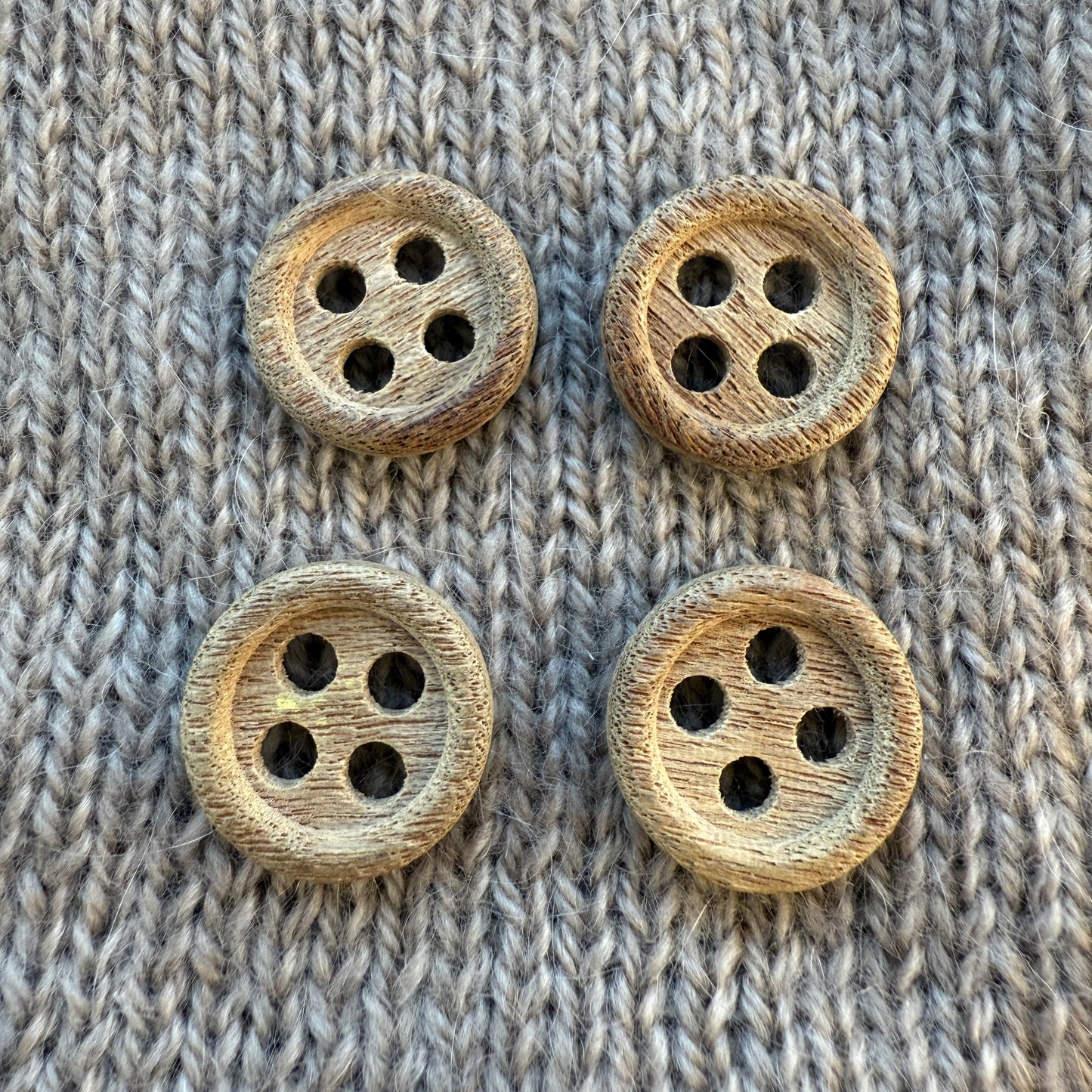 Rustic Wooden Button (set of 4)