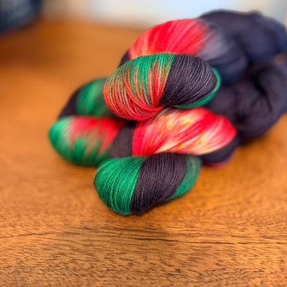 Strawberry Noir - Deluxe Merino Sock Assigned Pooling