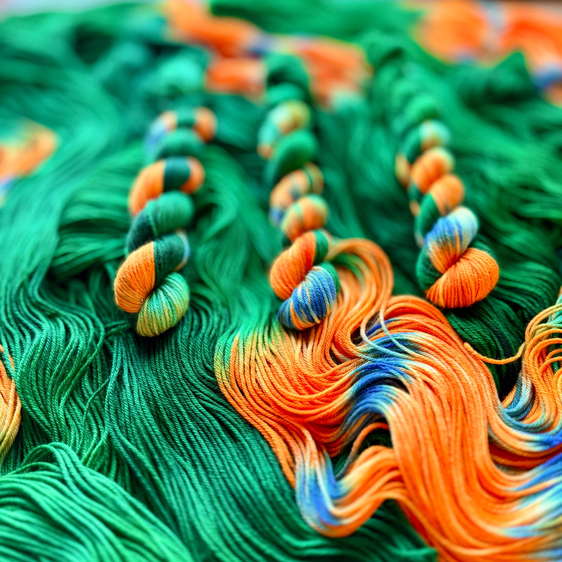 Strelitzia assigned pooling mini skein, detail view