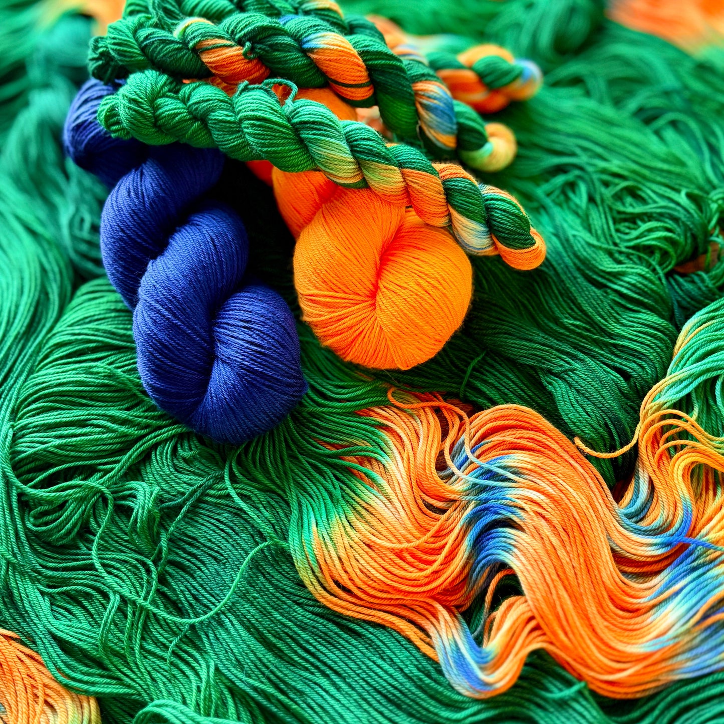 Strelitzia assigned pooling mini skein, hand-dyed in Haarlem