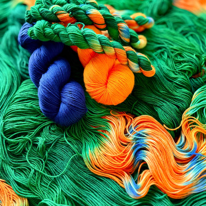 Strelitzia assigned pooling mini skein, hand-dyed in Haarlem