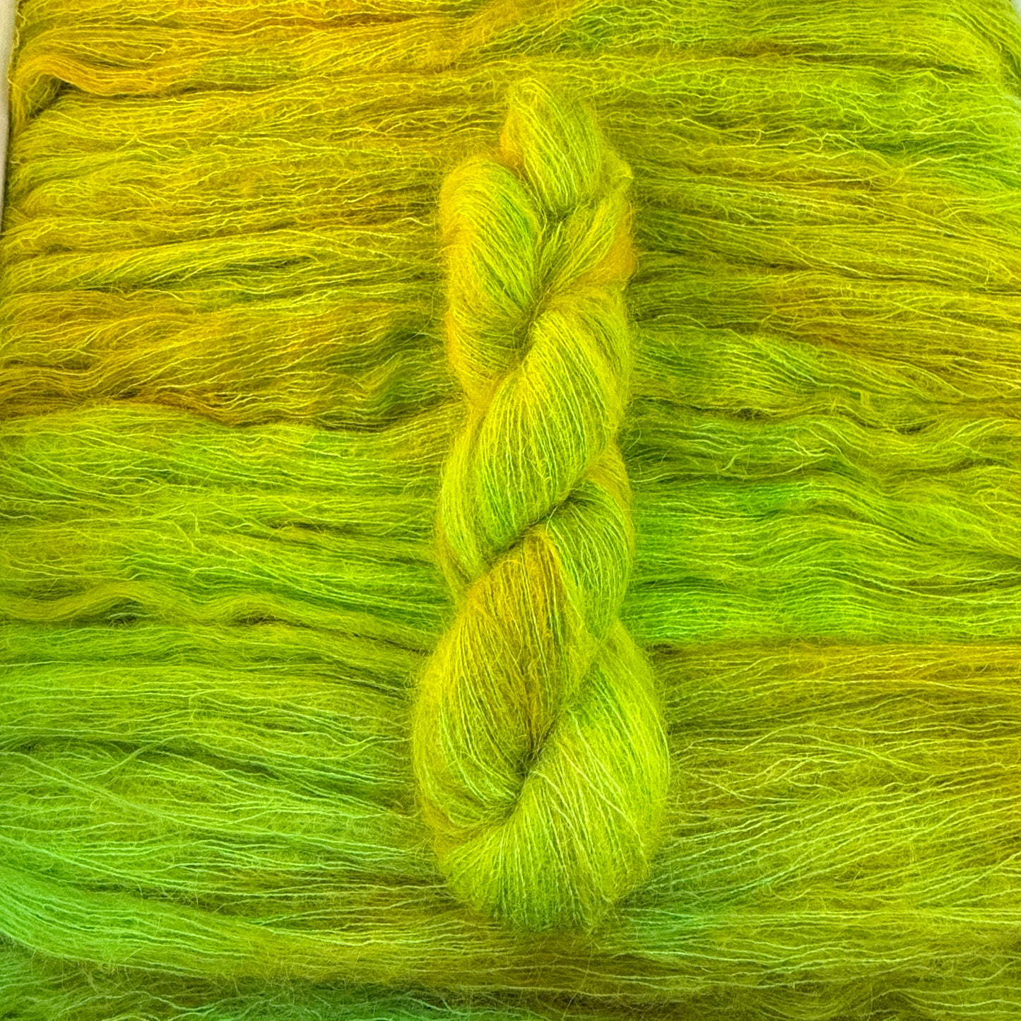 Auridon Yarns Kidsilk Lace 'Hyla Arborea'