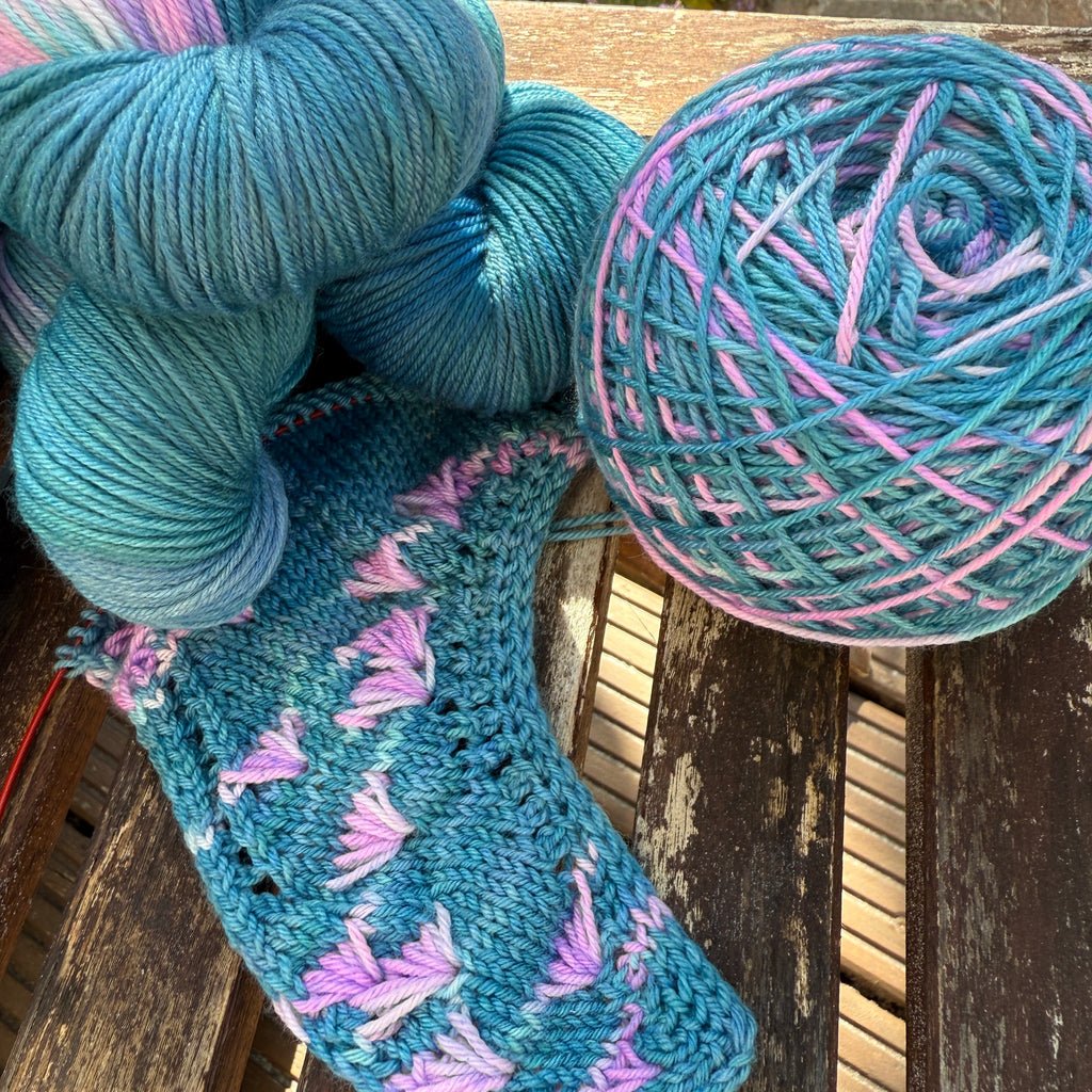 Auridon Yarns Fingering Deluxe Merino Sock Assigned Pooling 'Violets' 100g