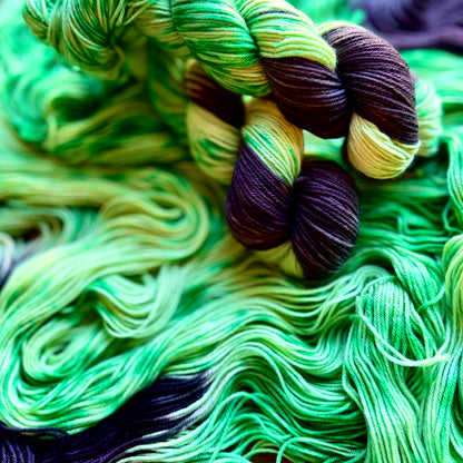 Black Tulips - Deluxe Merino Sock Assigned Pooling
