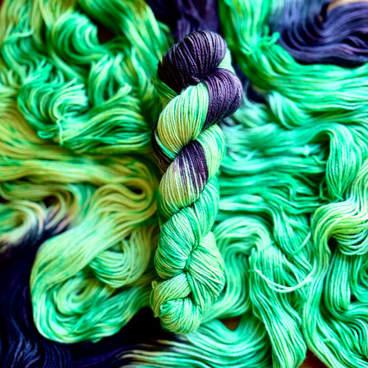 Black Tulips - Deluxe Merino Sock Assigned Pooling